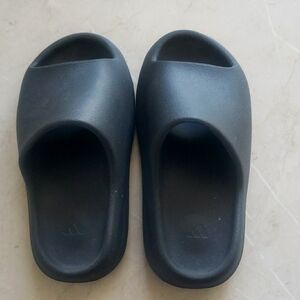 Yeezy Slides